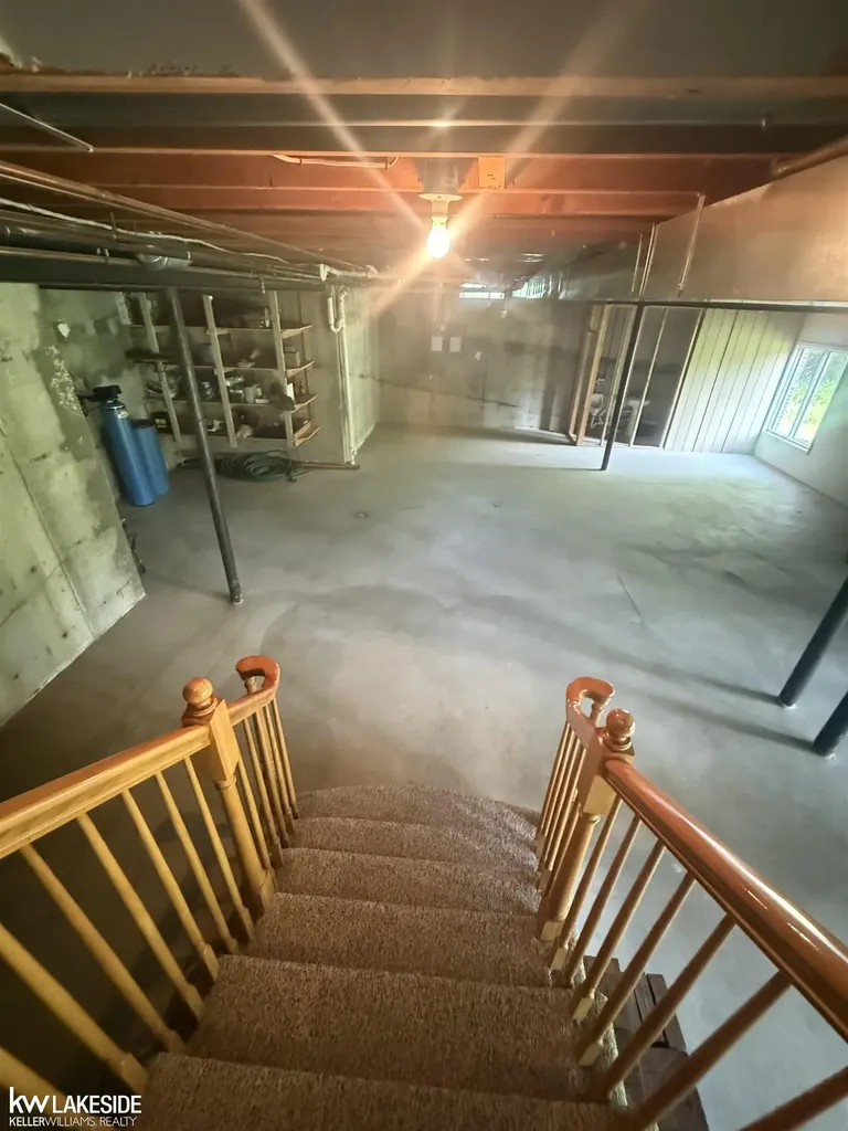 901 Jack Pine Drive Oakland Charter Township MI 48306