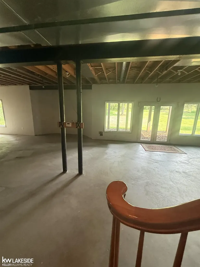 901 Jack Pine Drive Oakland Charter Township MI 48306
