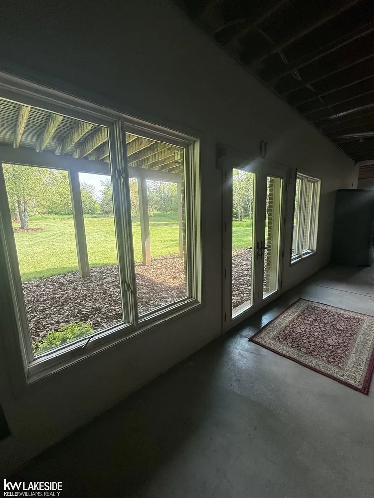 901 Jack Pine Drive Oakland Charter Township MI 48306