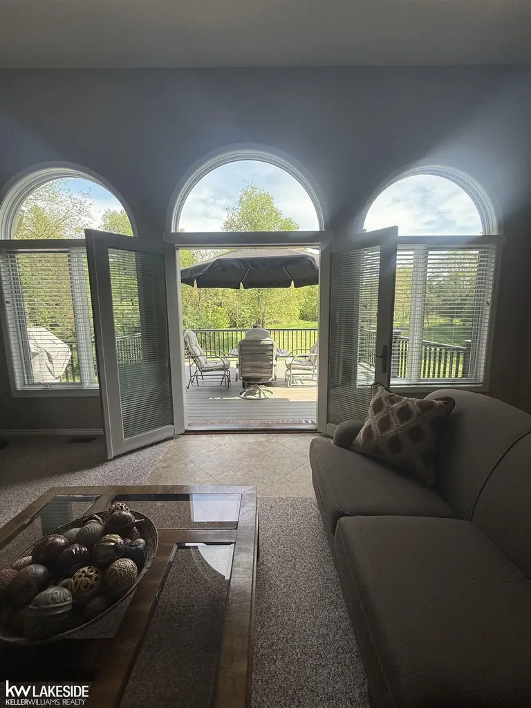 901 Jack Pine Drive Oakland Charter Township MI 48306