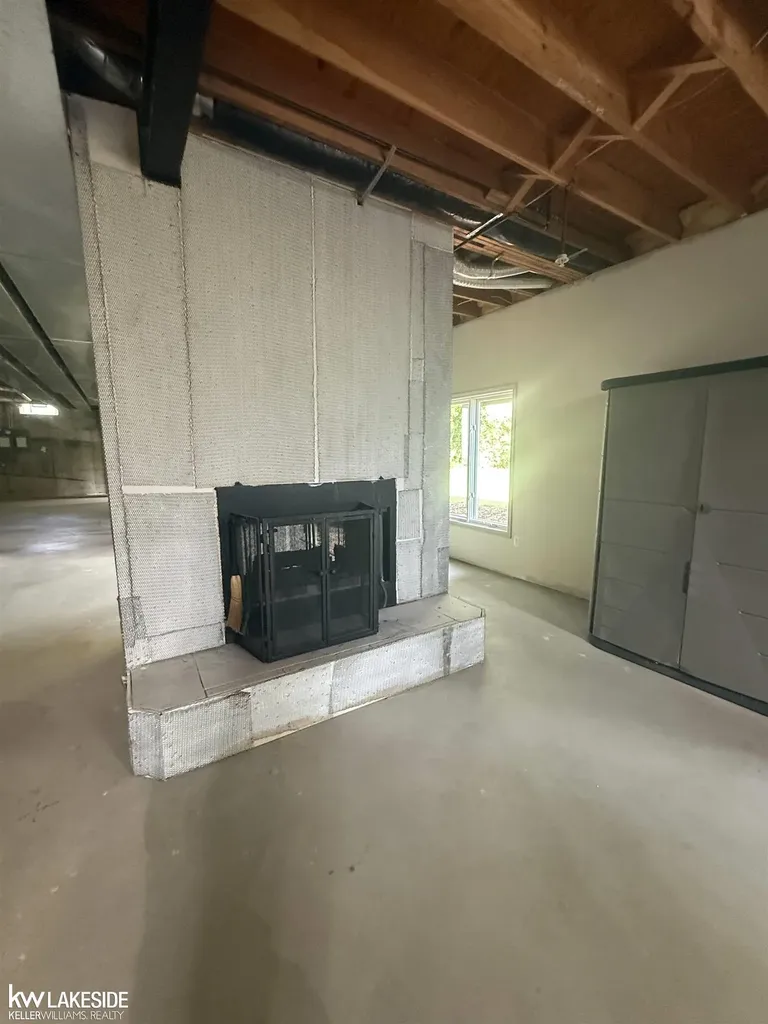 901 Jack Pine Drive Oakland Charter Township MI 48306