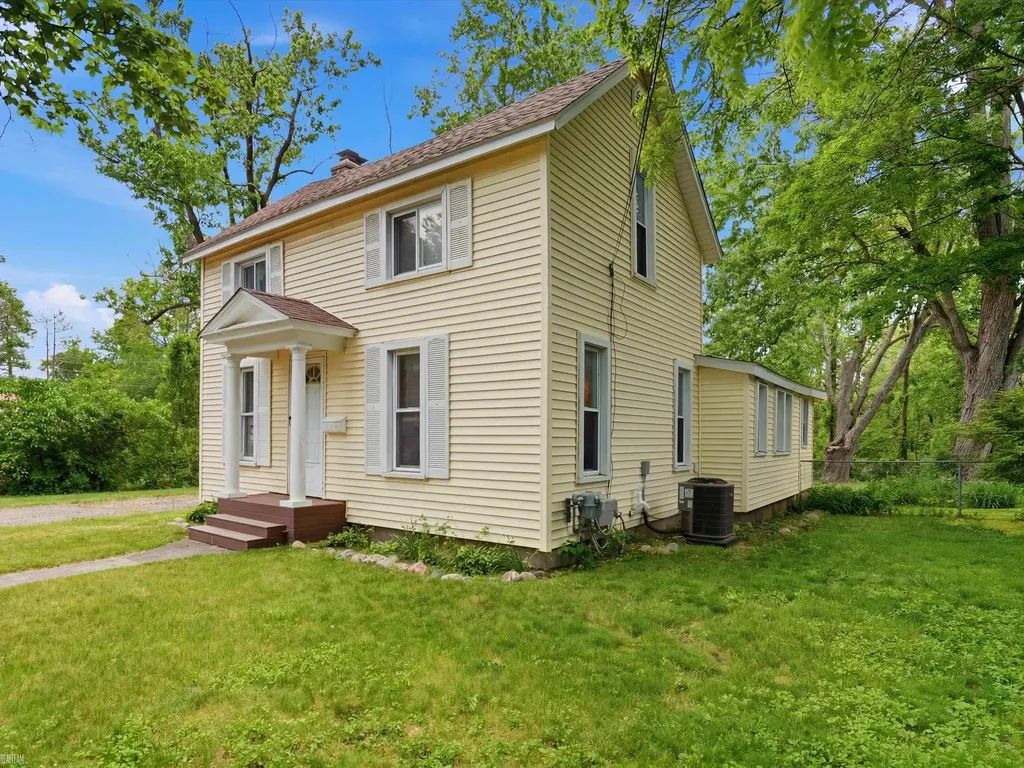 328 S 3rd Street Brighton City MI 48116