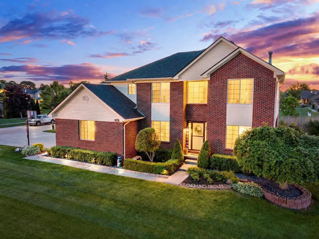 52047 Copper Creek Court Chesterfield Township MI 48047