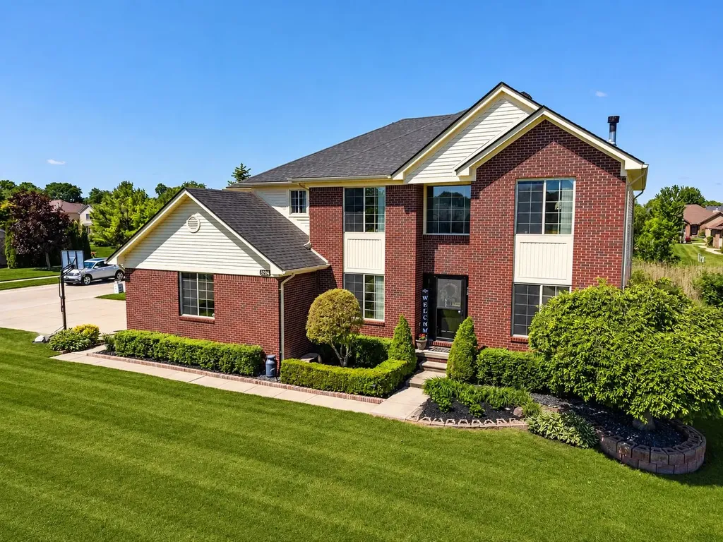 52047 Copper Creek Court Chesterfield Township MI 48047