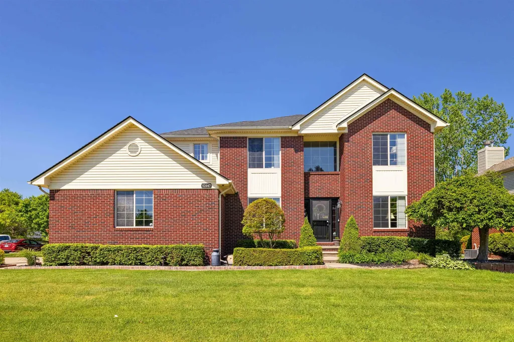 52047 Copper Creek Court Chesterfield Township MI 48047