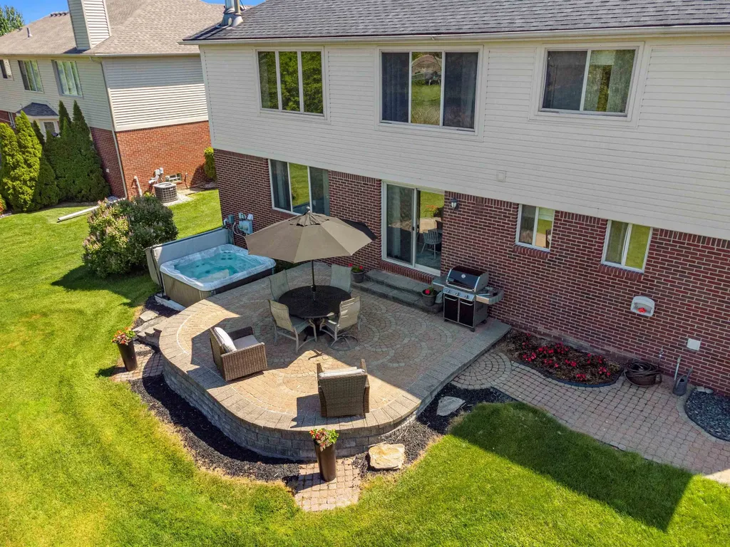 52047 Copper Creek Court Chesterfield Township MI 48047