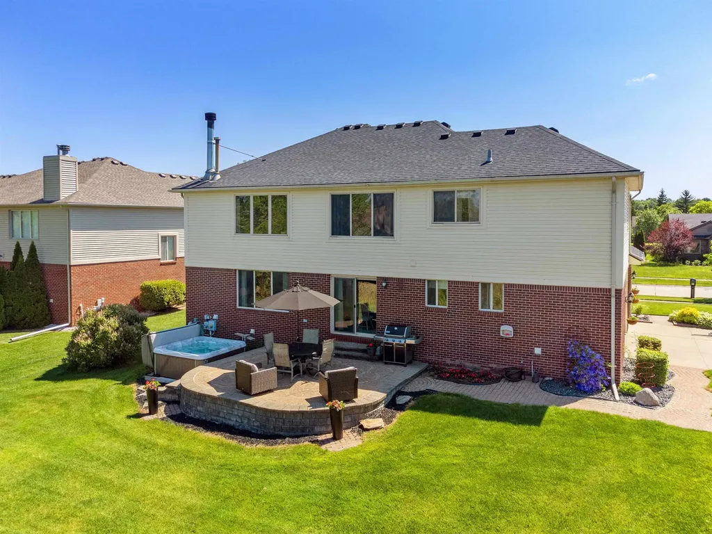 52047 Copper Creek Court Chesterfield Township MI 48047