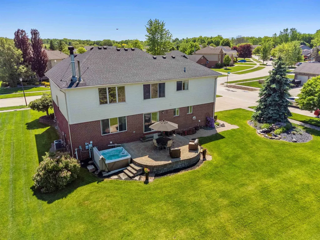 52047 Copper Creek Court Chesterfield Township MI 48047
