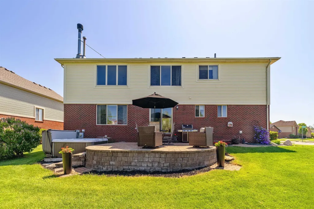 52047 Copper Creek Court Chesterfield Township MI 48047