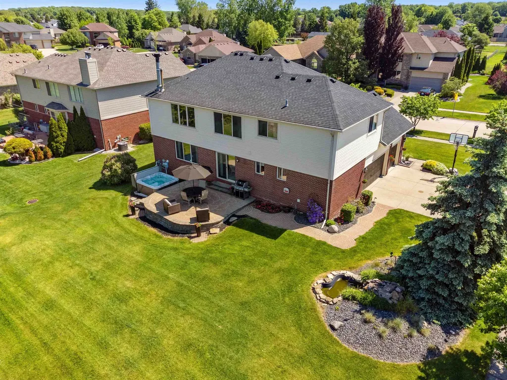 52047 Copper Creek Court Chesterfield Township MI 48047
