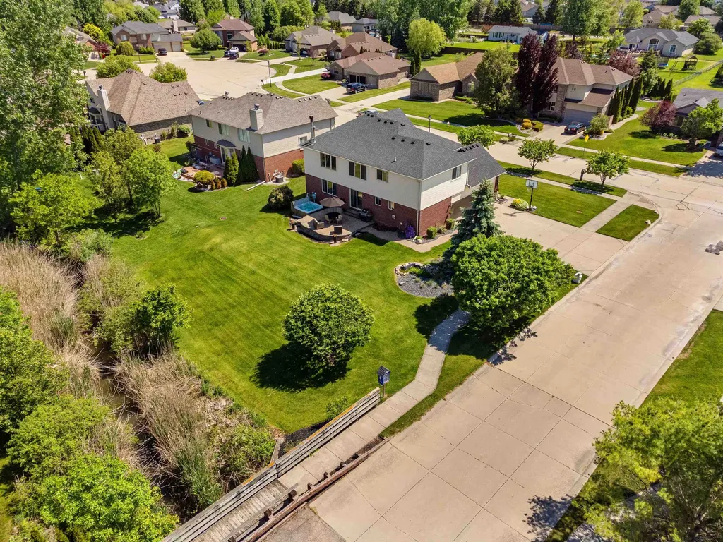 52047 Copper Creek Court Chesterfield Township MI 48047