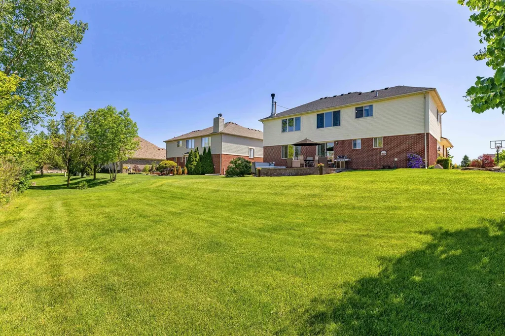 52047 Copper Creek Court Chesterfield Township MI 48047