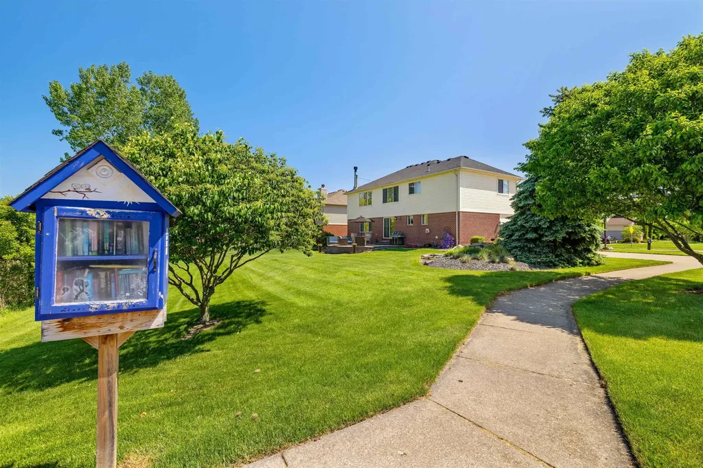 52047 Copper Creek Court Chesterfield Township MI 48047