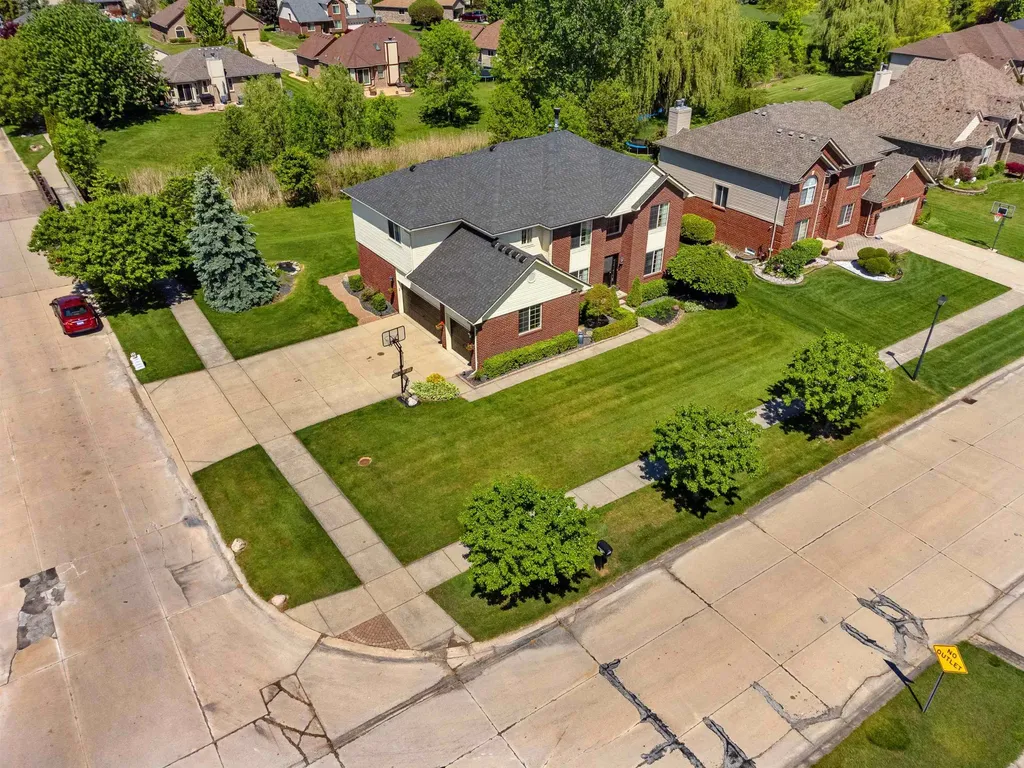 52047 Copper Creek Court Chesterfield Township MI 48047