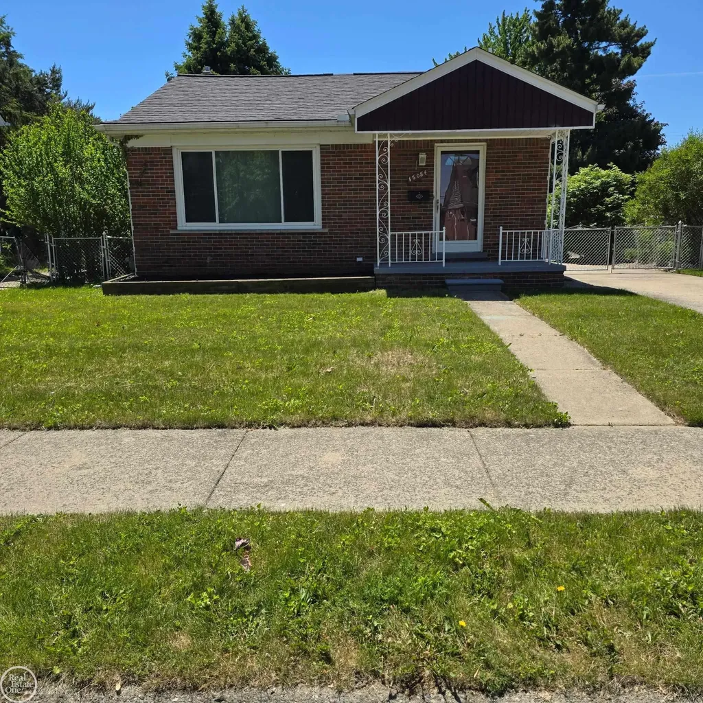 16084 Hauss Avenue Eastpointe City MI 48021