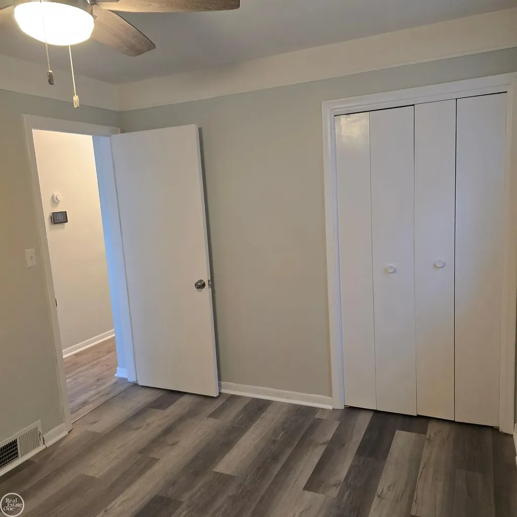16084 Hauss Avenue Eastpointe City MI 48021