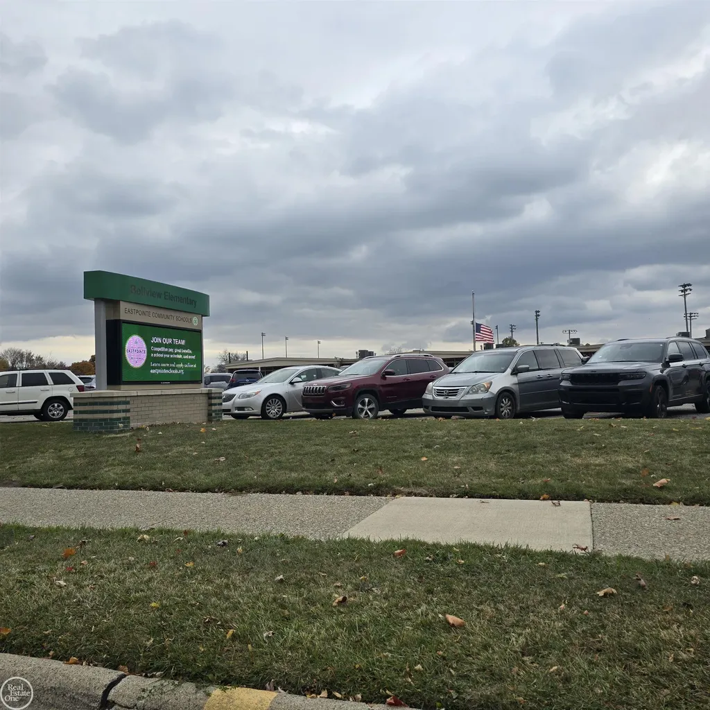 16084 Hauss Avenue Eastpointe City MI 48021