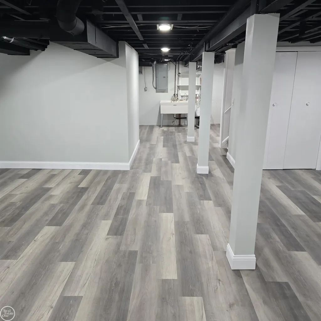 16084 Hauss Avenue Eastpointe City MI 48021
