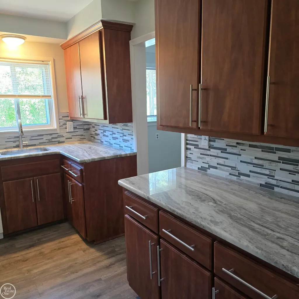 16084 Hauss Avenue Eastpointe City MI 48021