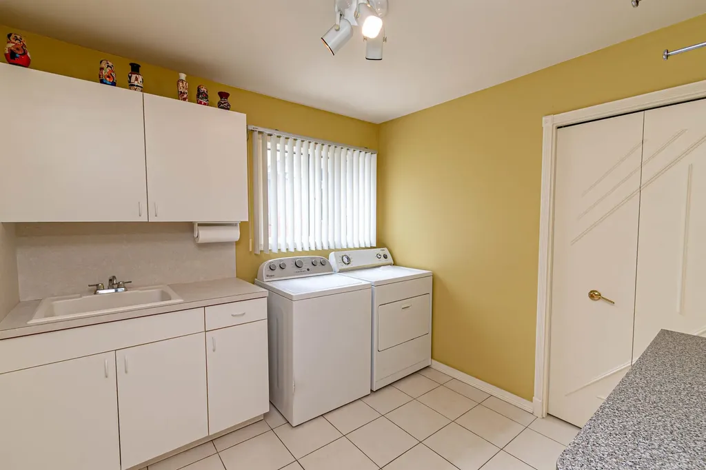 43737 Saint Julian Court Sterling Heights City MI 48314