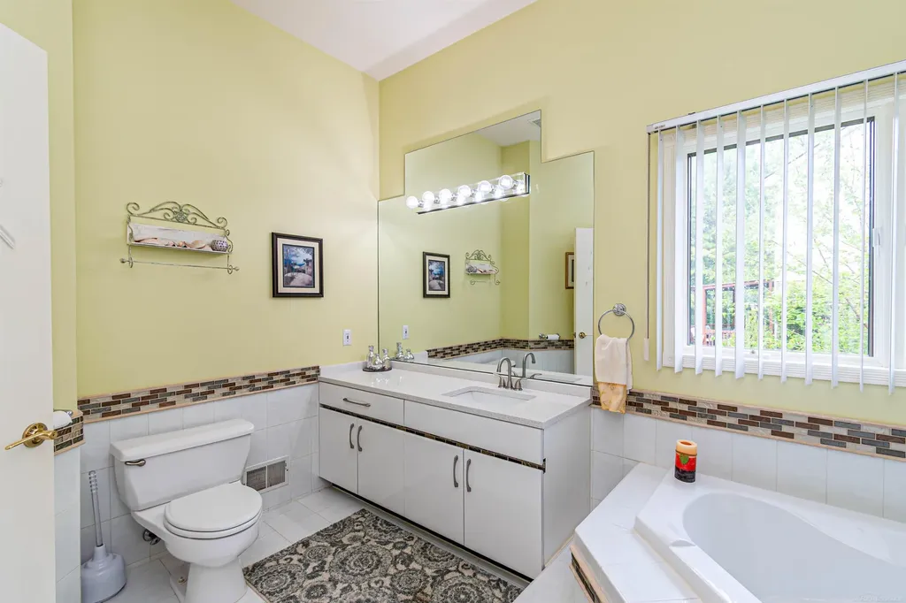 43737 Saint Julian Court Sterling Heights City MI 48314