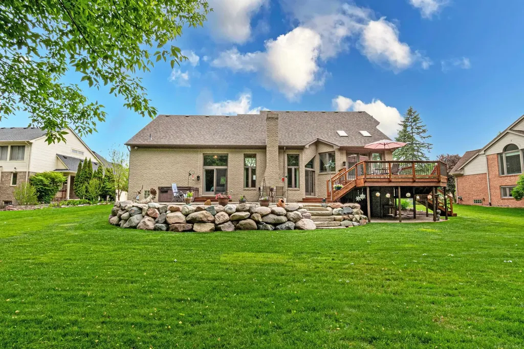 43737 Saint Julian Court Sterling Heights City MI 48314