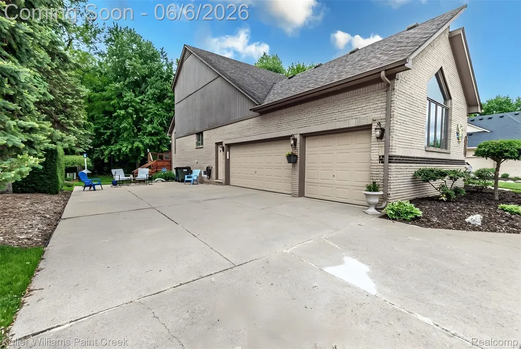 43737 Saint Julian Court Sterling Heights City MI 48314