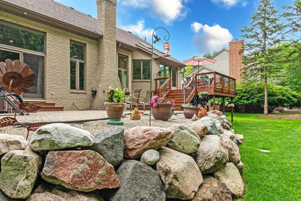43737 Saint Julian Court Sterling Heights City MI 48314