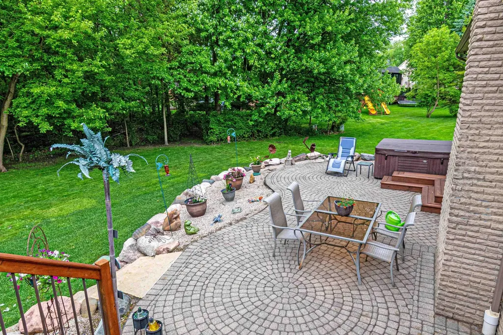 43737 Saint Julian Court Sterling Heights City MI 48314