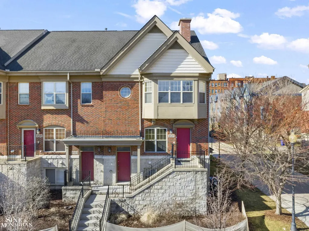 2527 John R Street Detroit City MI 48201