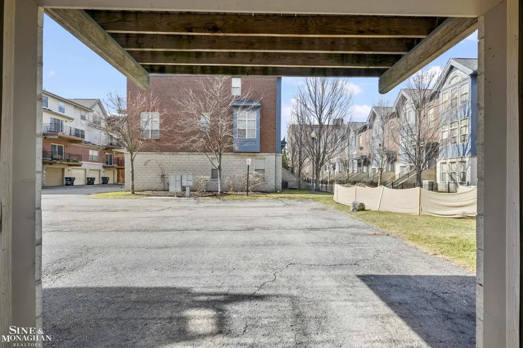 2527 John R Street Detroit City MI 48201