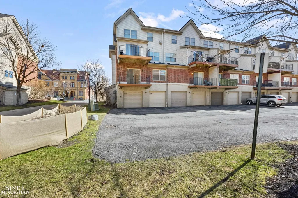 2527 John R Street Detroit City MI 48201