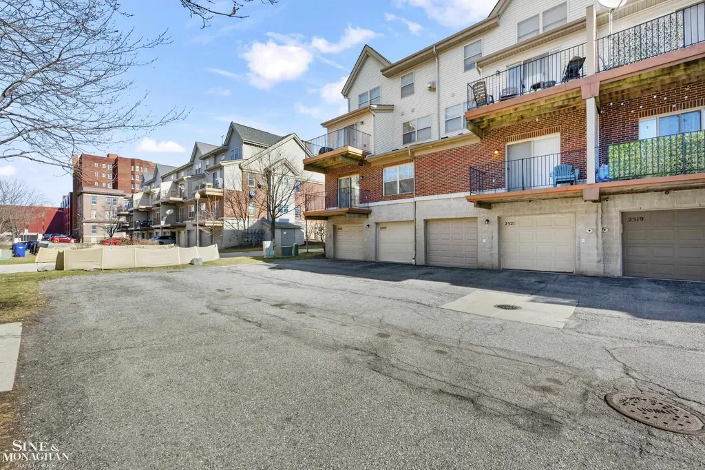 2527 John R Street Detroit City MI 48201