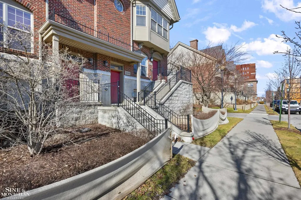 2527 John R Street Detroit City MI 48201