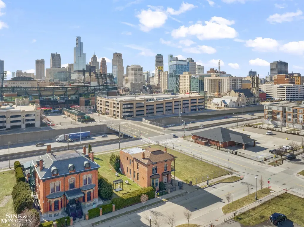 2527 John R Street Detroit City MI 48201