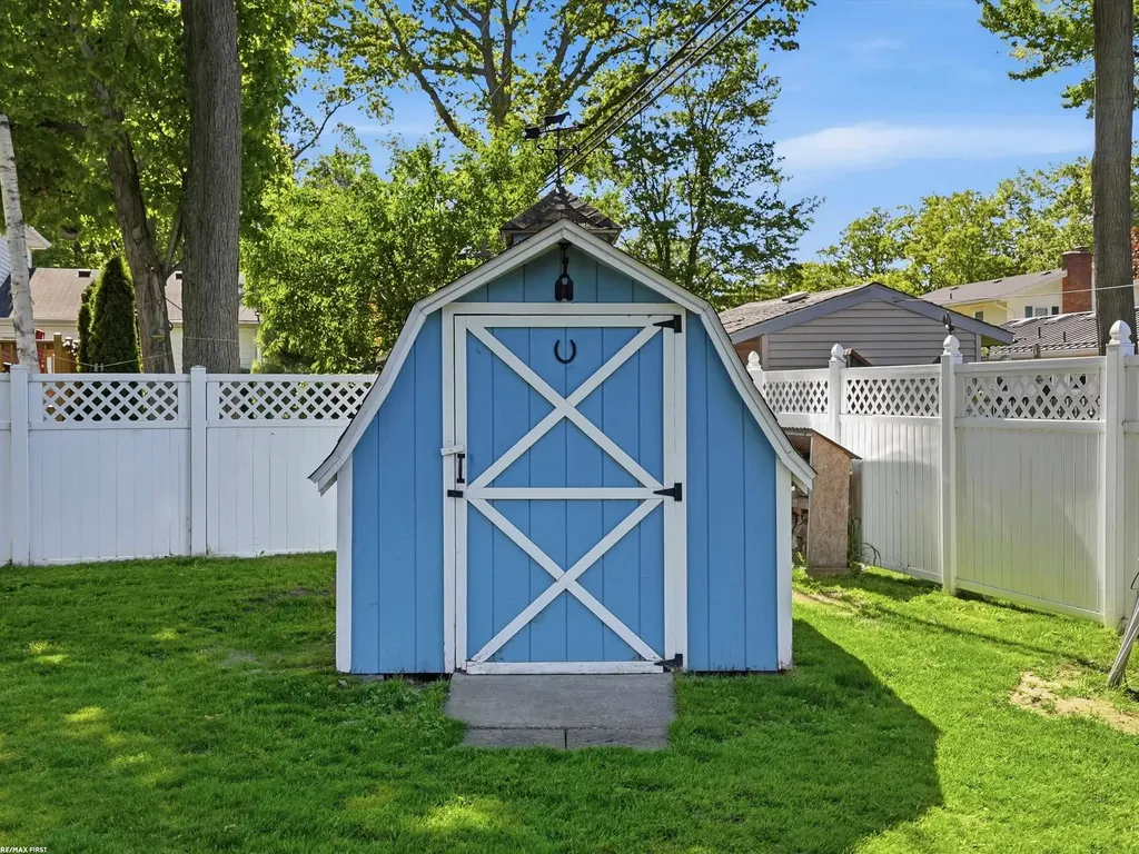 2929 18th Avenue Port Huron City MI 48060