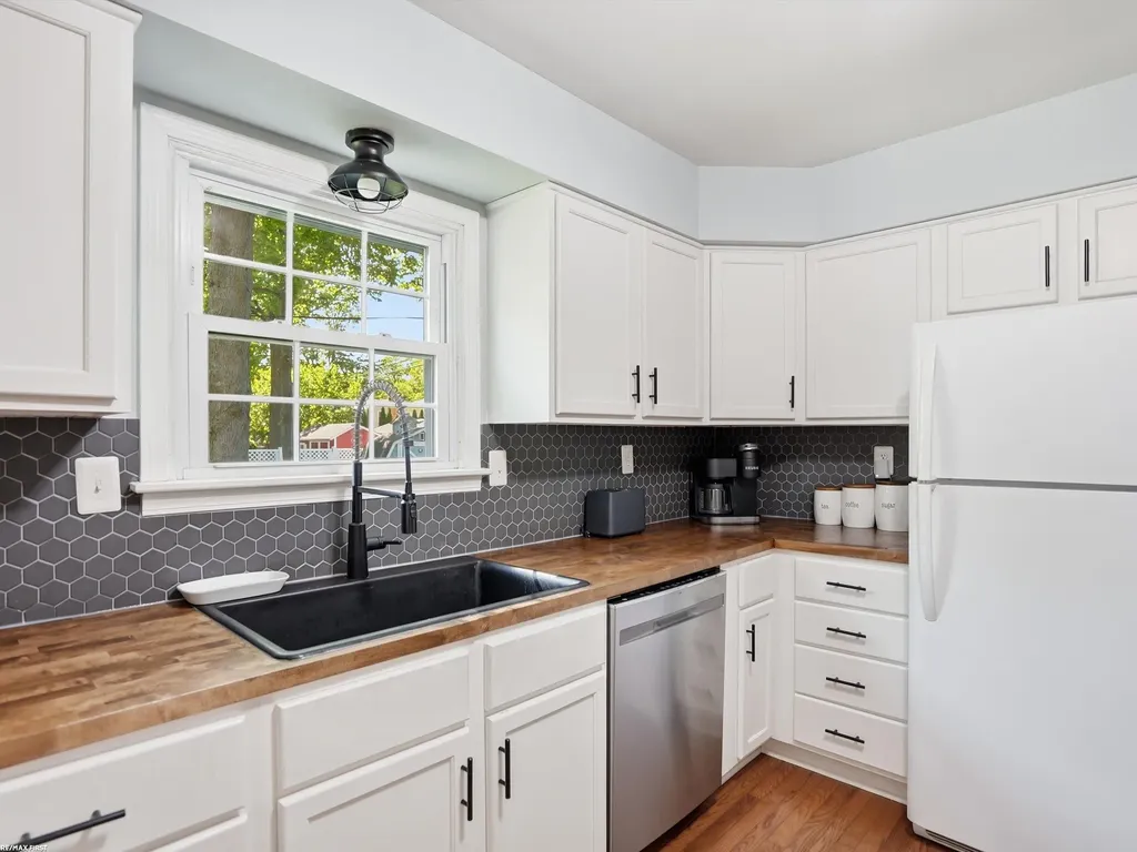 2929 18th Avenue Port Huron City MI 48060