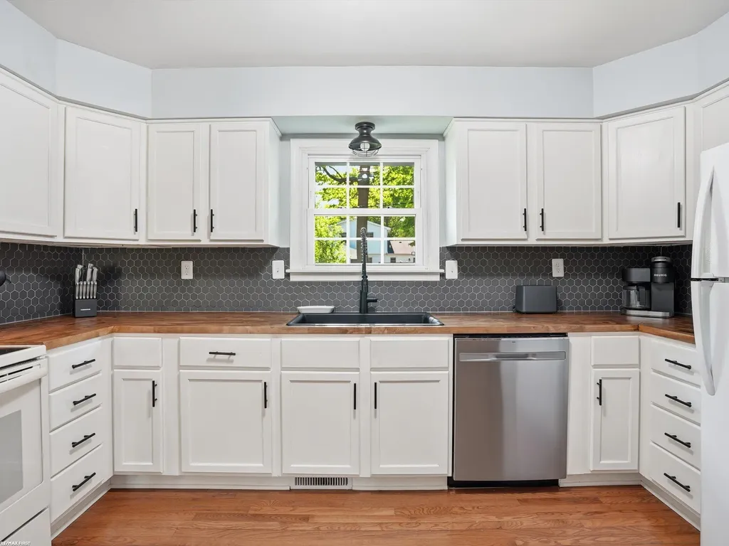 2929 18th Avenue Port Huron City MI 48060
