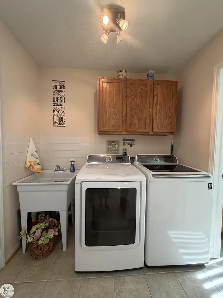 251 Huron Ln Street Marine City City MI 48039