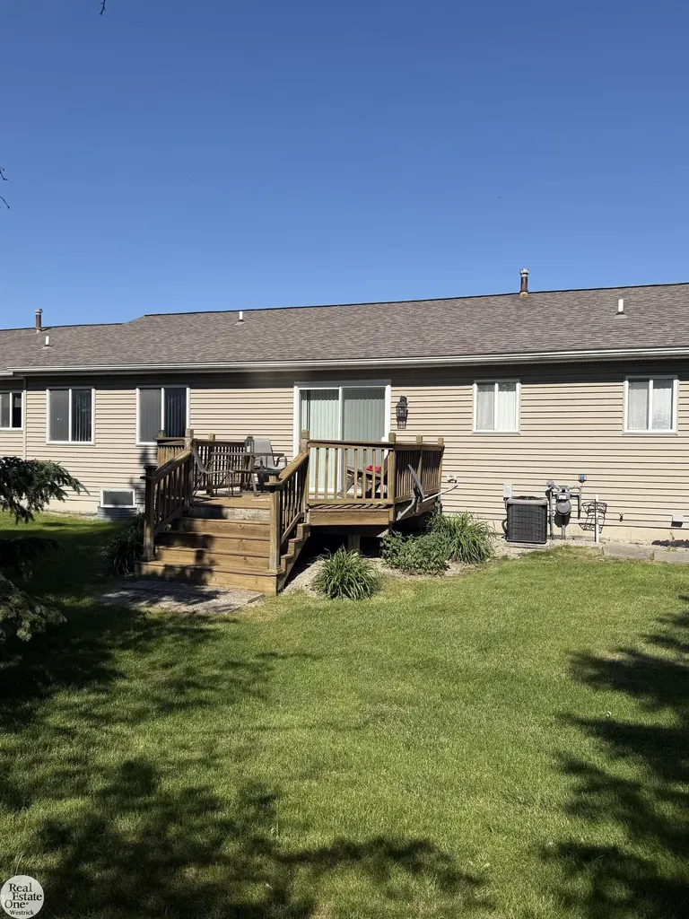 251 Huron Ln Street Marine City City MI 48039