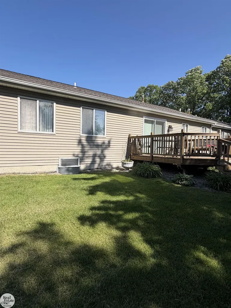 251 Huron Ln Street Marine City City MI 48039