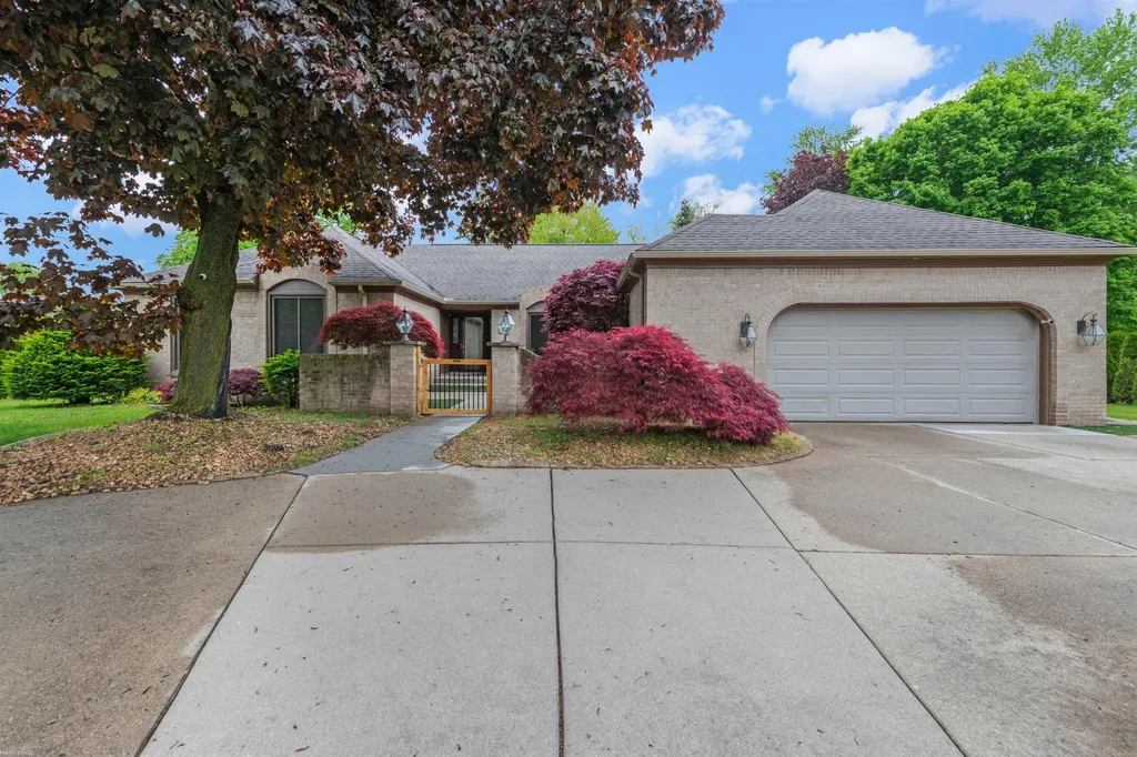 13825 Woodsett Court Shelby Charter Township MI 48315