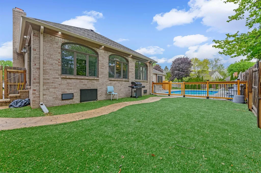 13825 Woodsett Court Shelby Charter Township MI 48315