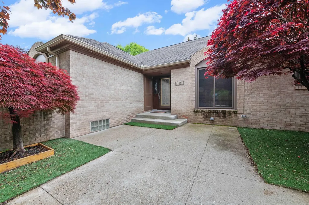 13825 Woodsett Court Shelby Charter Township MI 48315