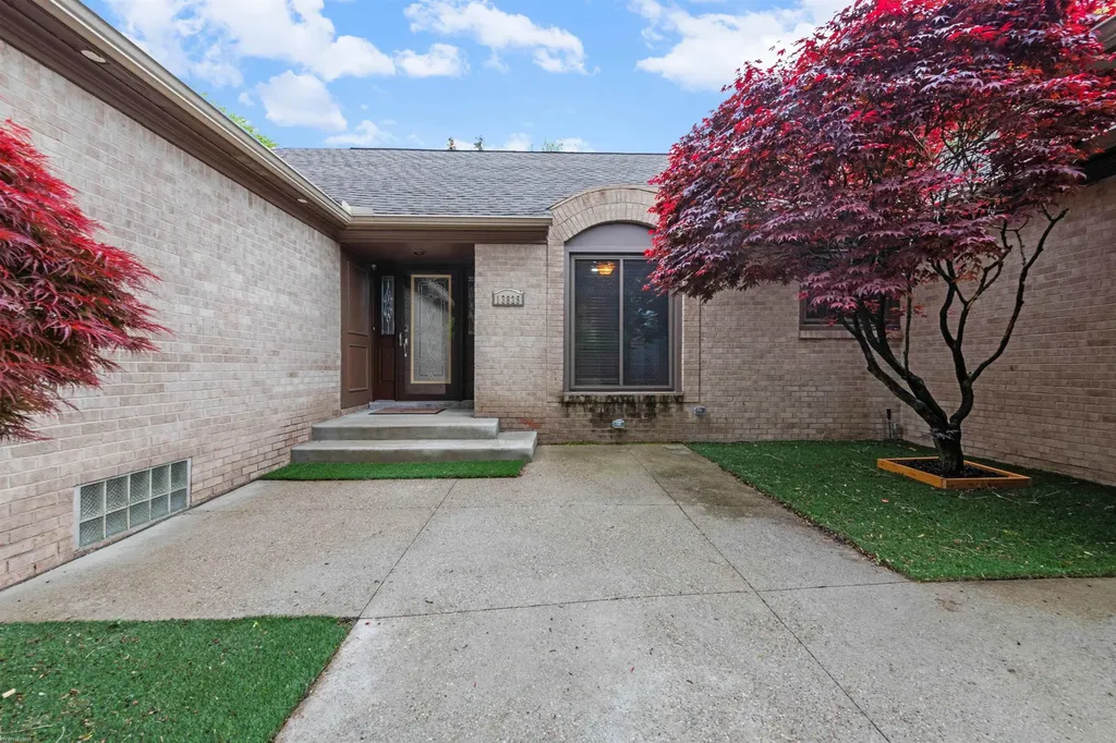 13825 Woodsett Court Shelby Charter Township MI 48315