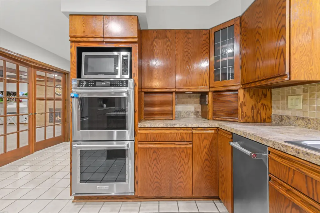 13825 Woodsett Court Shelby Charter Township MI 48315