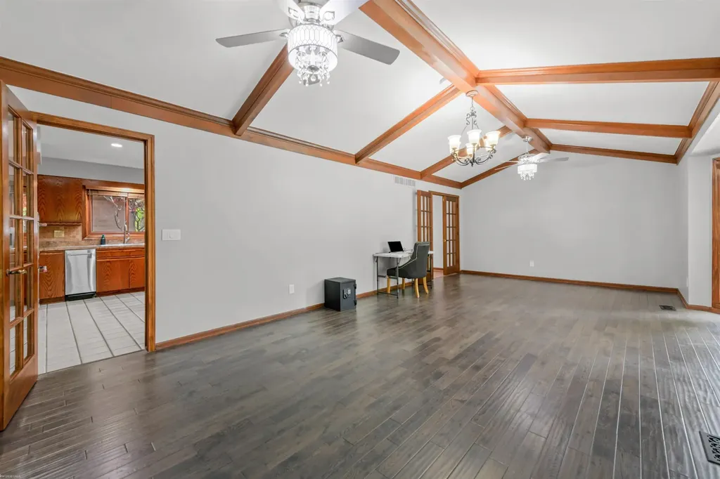 13825 Woodsett Court Shelby Charter Township MI 48315