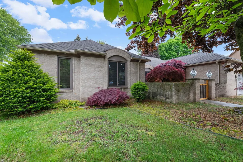 13825 Woodsett Court Shelby Charter Township MI 48315