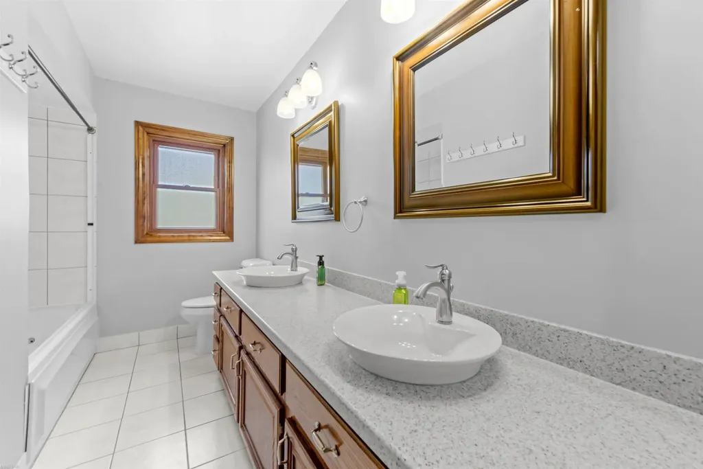 13825 Woodsett Court Shelby Charter Township MI 48315