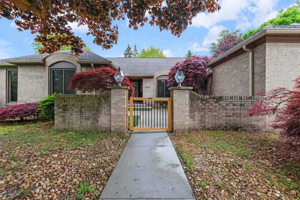 13825 Woodsett Court Shelby Charter Township MI 48315